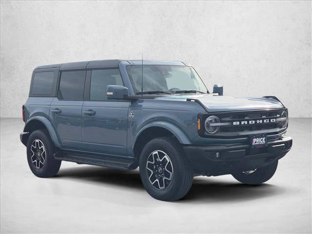 Used 2025 Ford Bronco Outer Banks AWD/4WD image 3