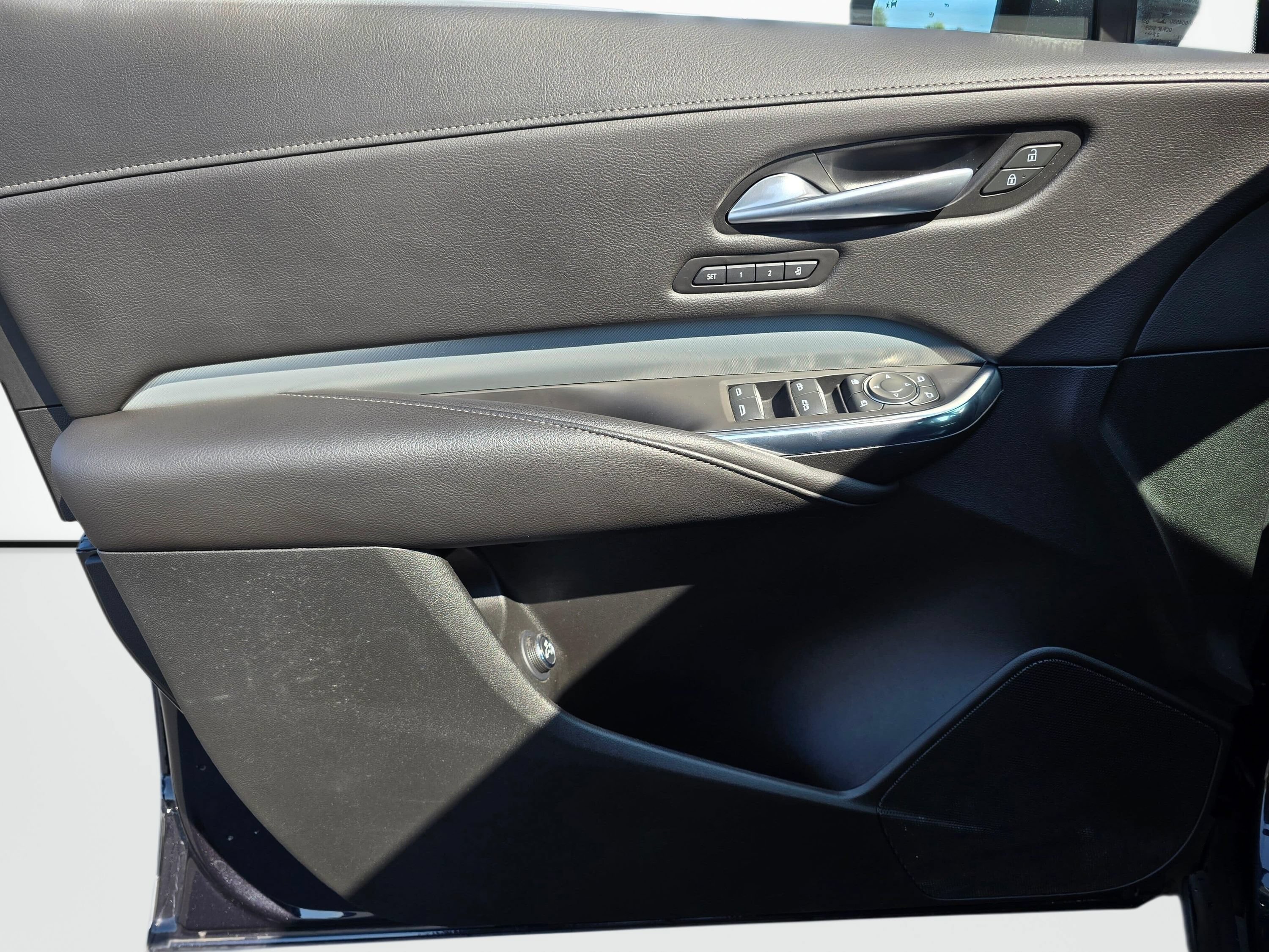 Used 2023 Cadillac XT4 Premium Luxury AWD/4WD image 36
