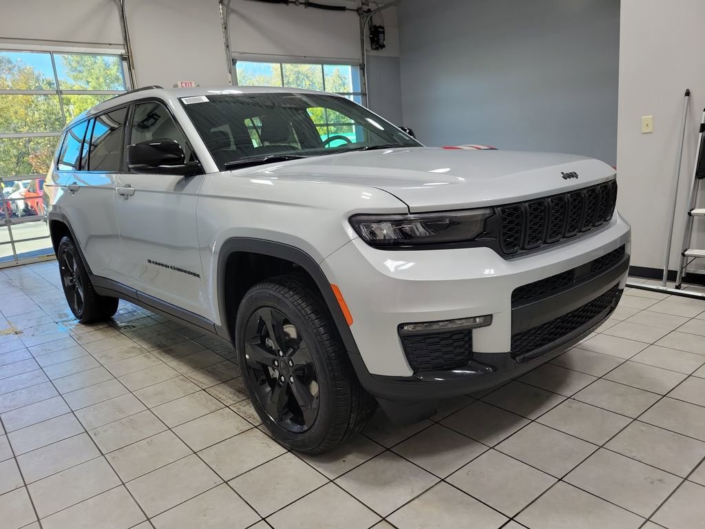 New 2025 Jeep Grand Cherokee L Limited w/ Black Appearance Package video 2