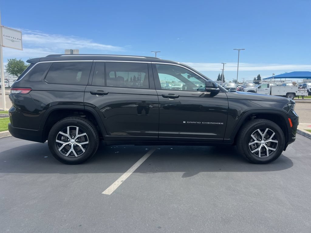 Used 2023 Jeep Grand Cherokee L Limited w/ Luxury Tech Group II AWD/4WD image 14