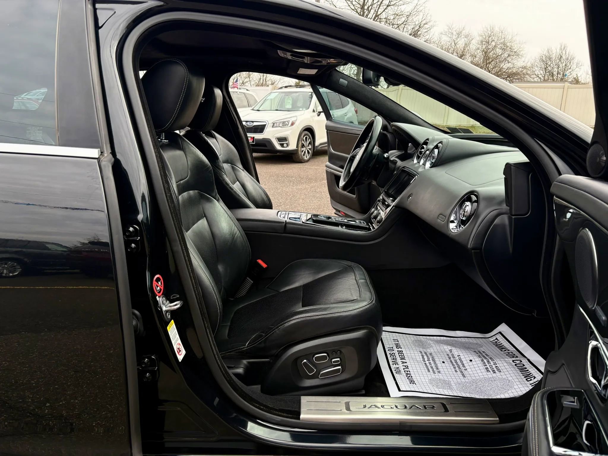 Used 2015 Jaguar XJ Supercharged image 28