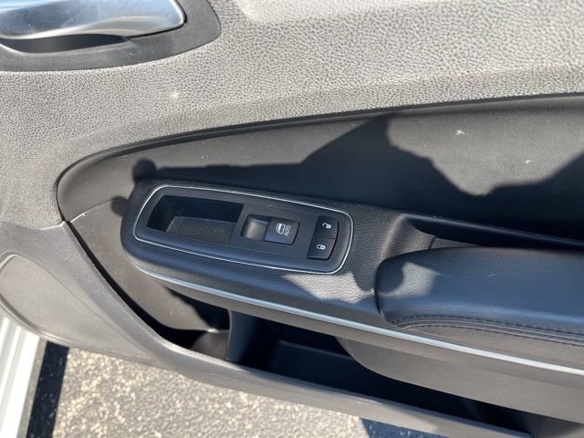 Used 2019 Chrysler 300 Touring L w/ Quick Order Package 22F RWD image 26