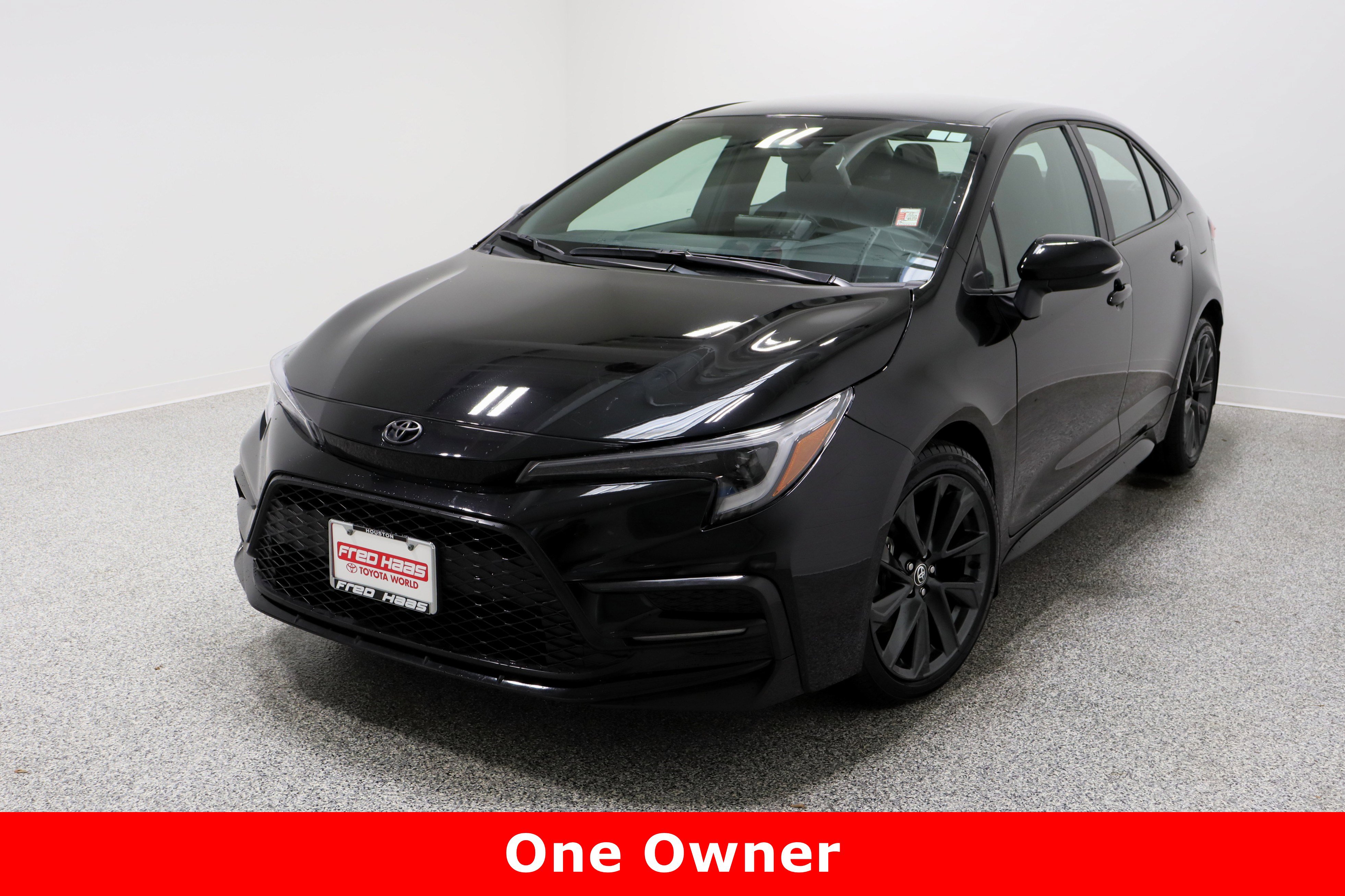 Used 2025 Toyota Corolla SE image 2