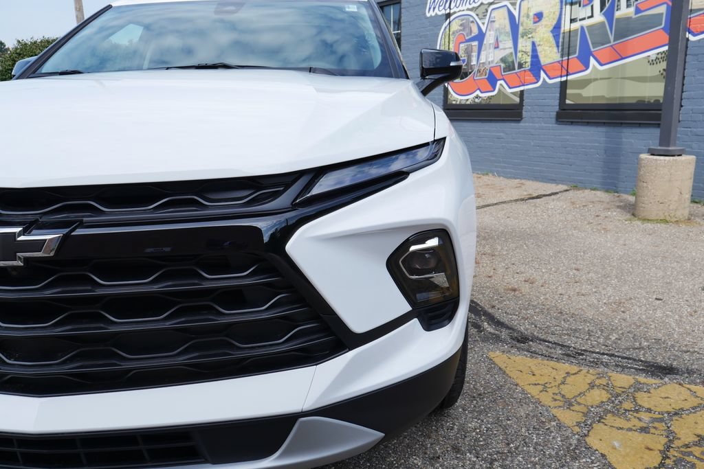New 2026 Chevrolet Blazer LT w/ Sound & Technology Package AWD/4WD image 3