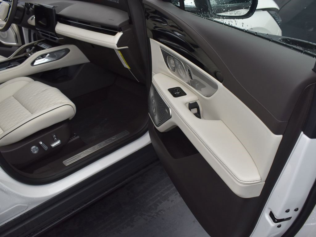 New 2026 Lincoln Nautilus Black Label image 13
