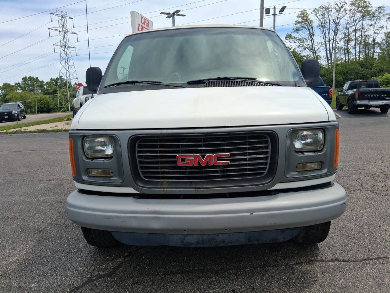 Used 2002 GMC Savana 3500 RWD image 2