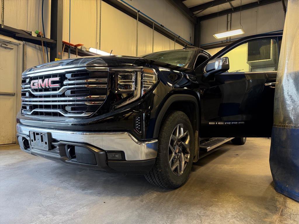 Used 2022 GMC Sierra 1500 SLT w/ SLT Convenience Package RWD image 4