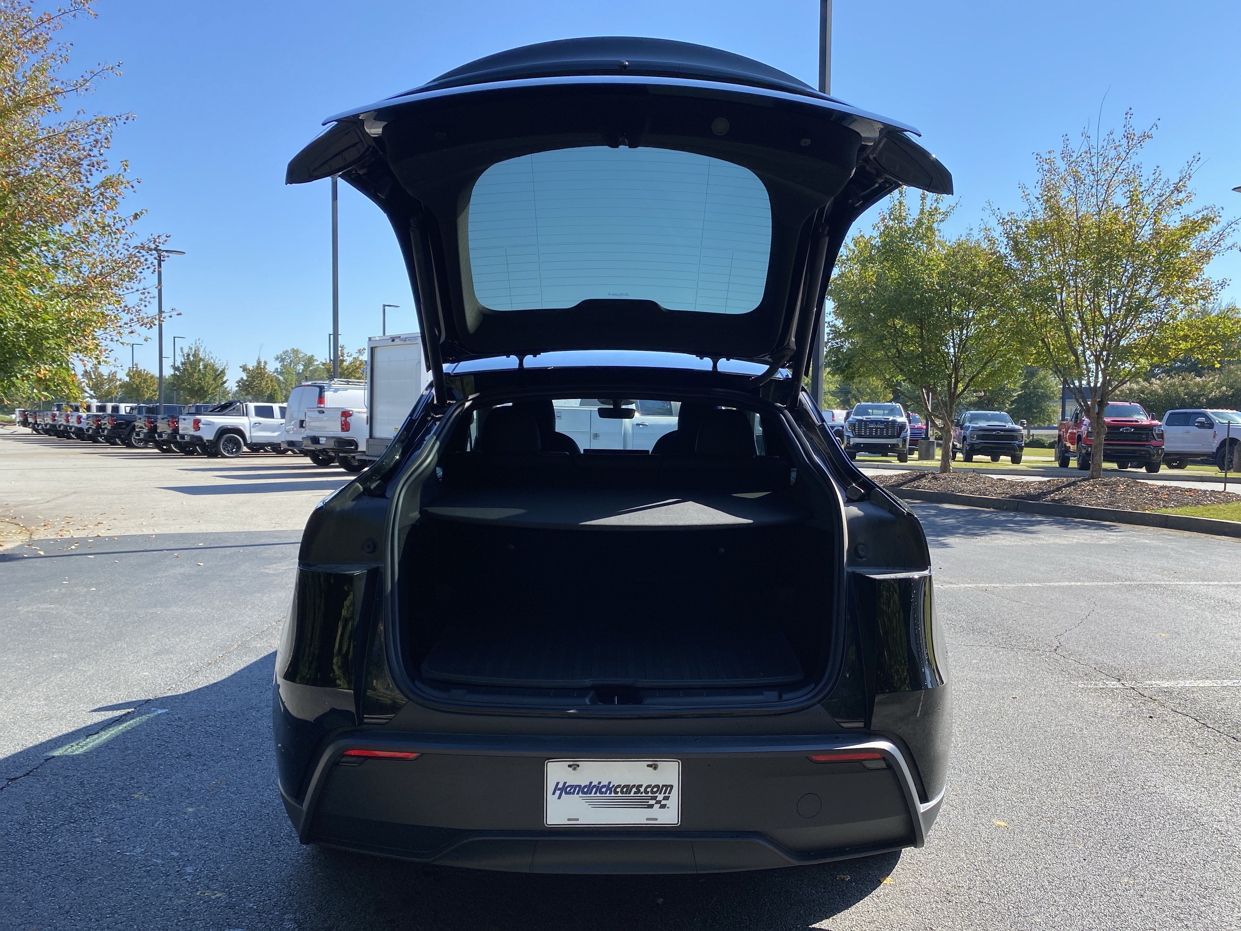 Used 2026 Tesla Model Y AWD image 11
