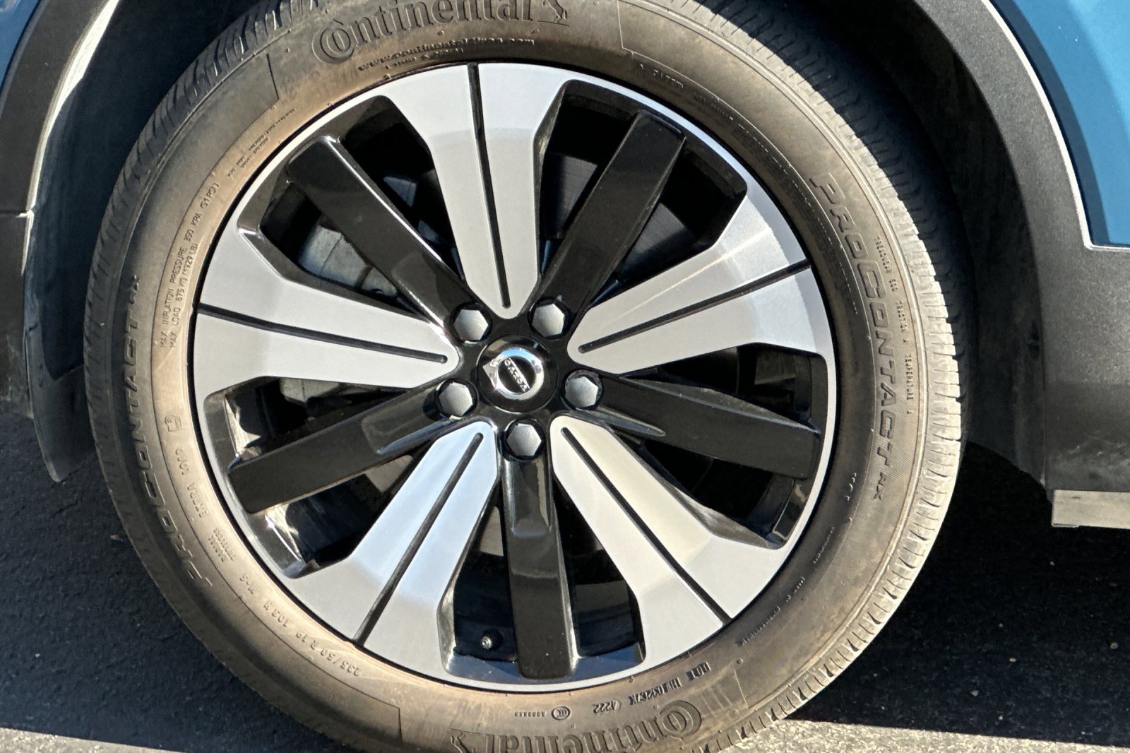 Certified 2023 Volvo C40 P8 Recharge Plus w/ Climate Package image 32