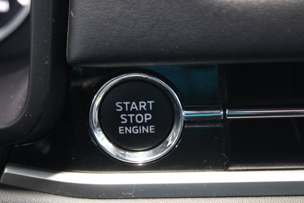 Used 2025 Mitsubishi Outlander SE AWD/4WD image 21