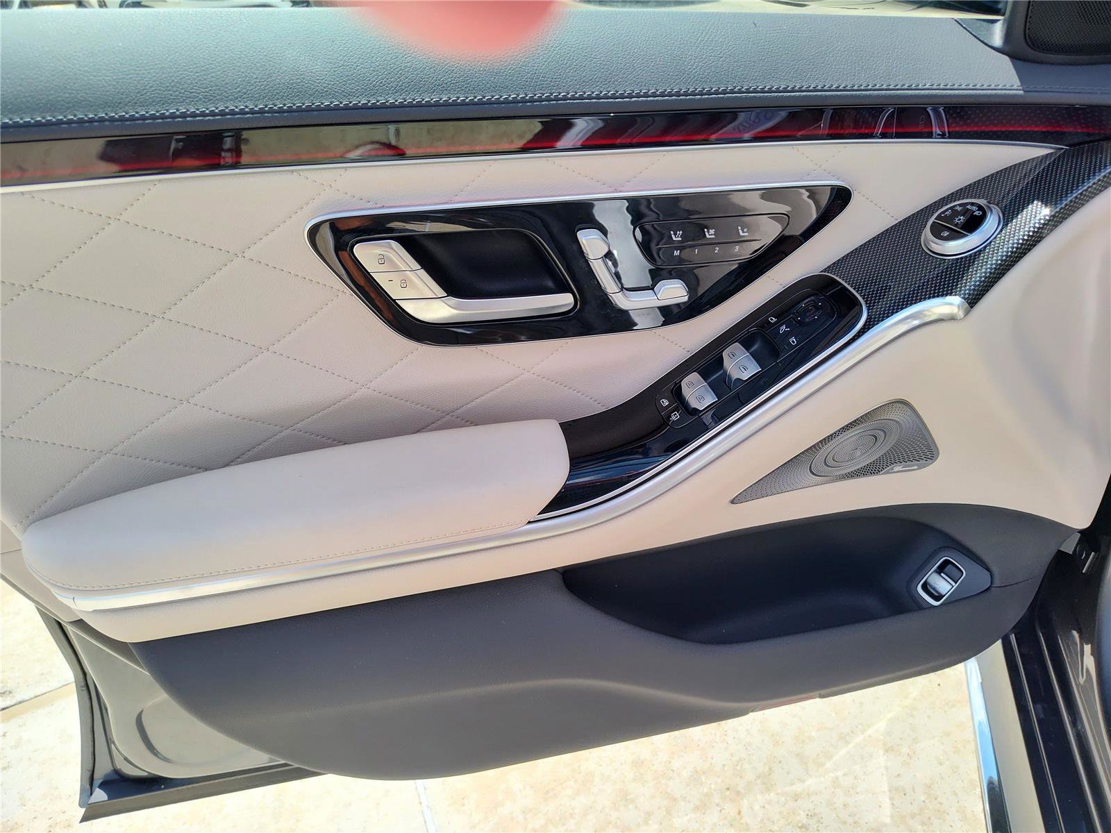 New 2025 Mercedes-Benz S 580 4MATIC Sedan image 13