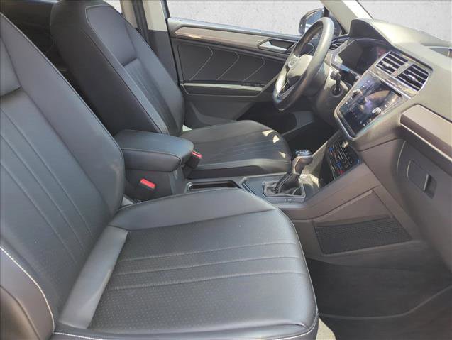 Used 2023 Volkswagen Tiguan SE FWD image 25