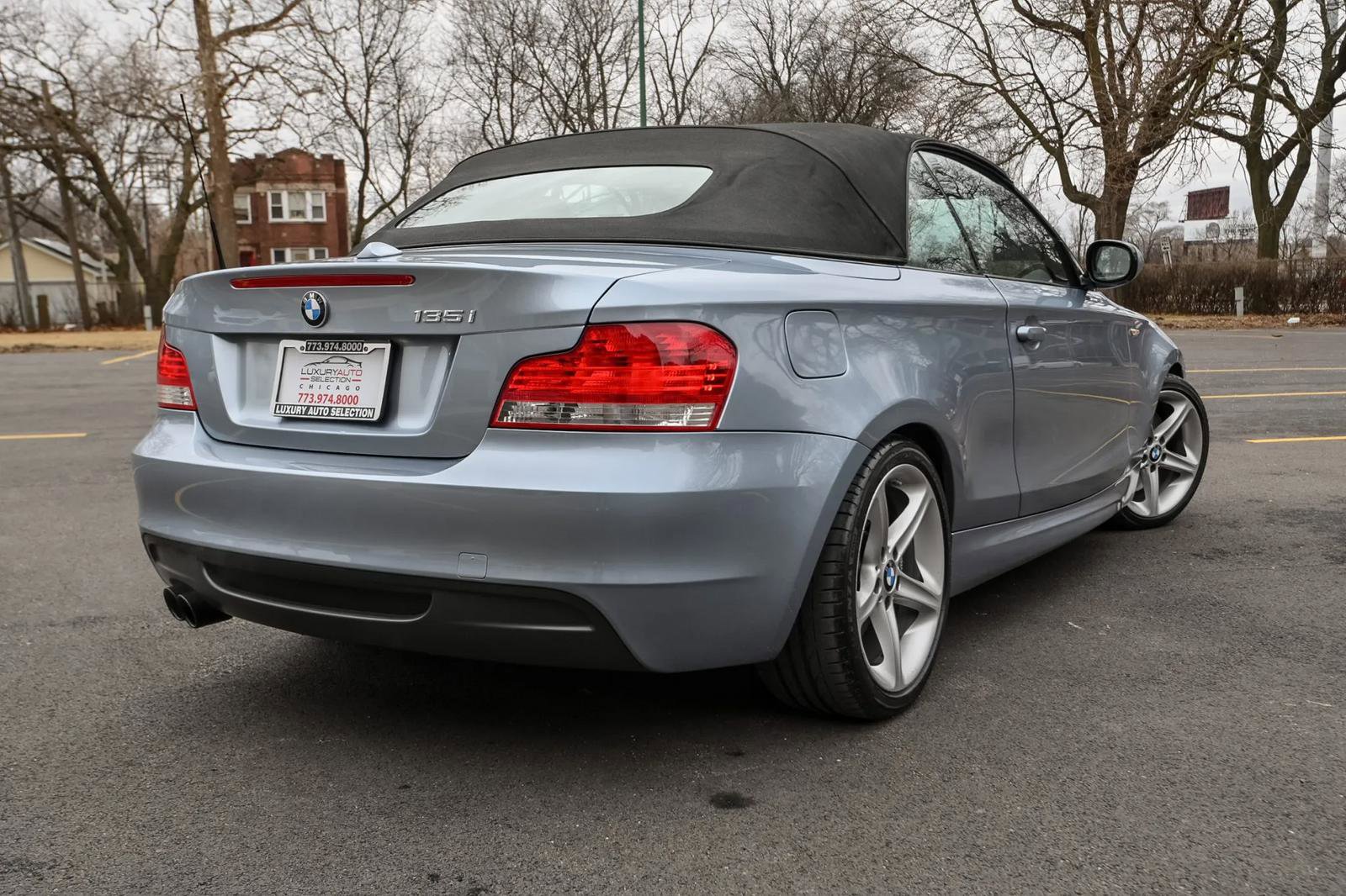 Used 2010 BMW 135i Convertible image 5