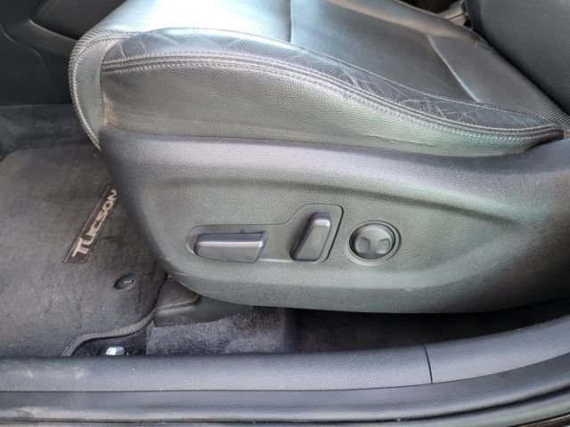 Used 2016 Hyundai Tucson Limited w/ Option Group 03 FWD image 13