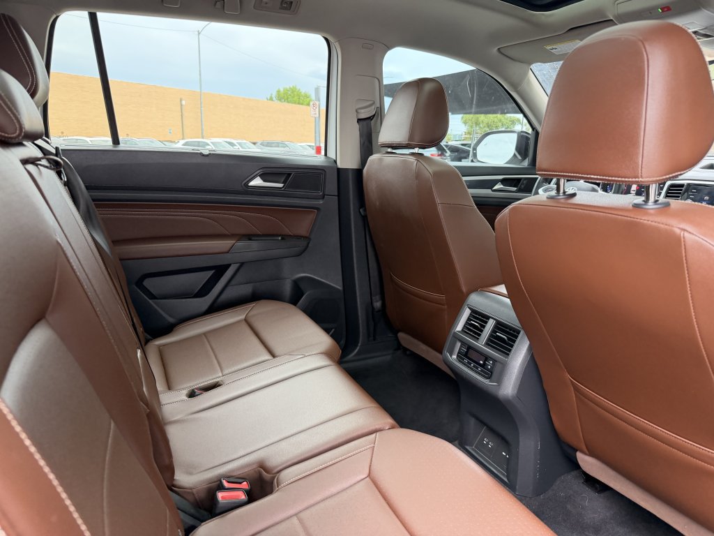 Used 2023 Volkswagen Atlas SEL R-Line AWD/4WD image 38