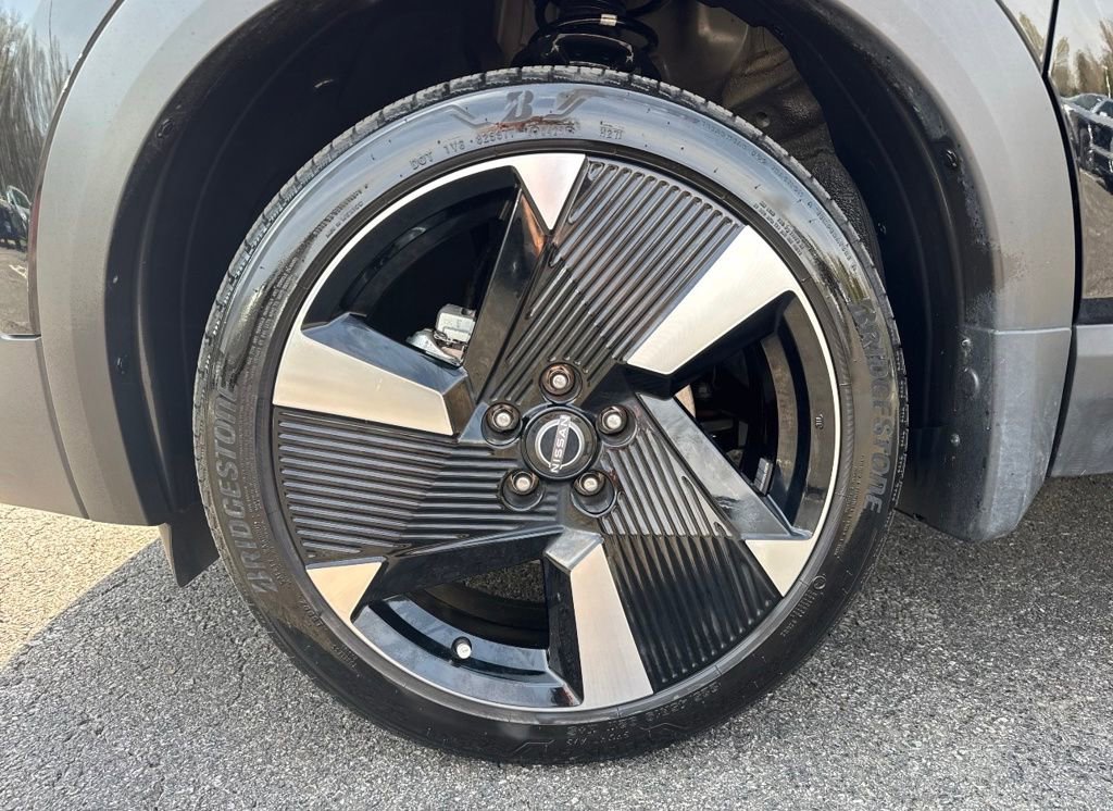 Used 2025 Nissan Kicks SR image 29