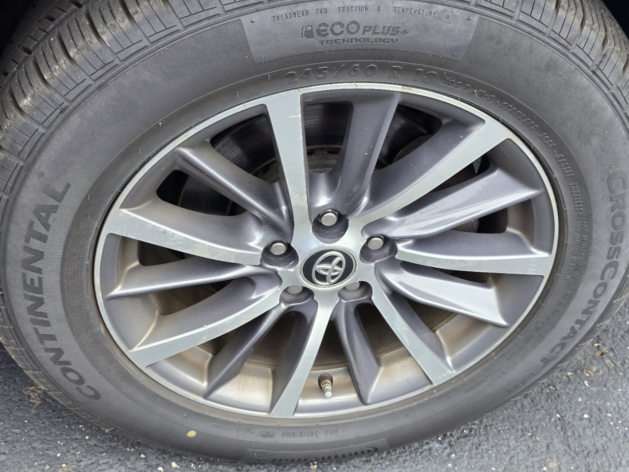 Used 2019 Toyota Highlander XLE AWD/4WD image 25