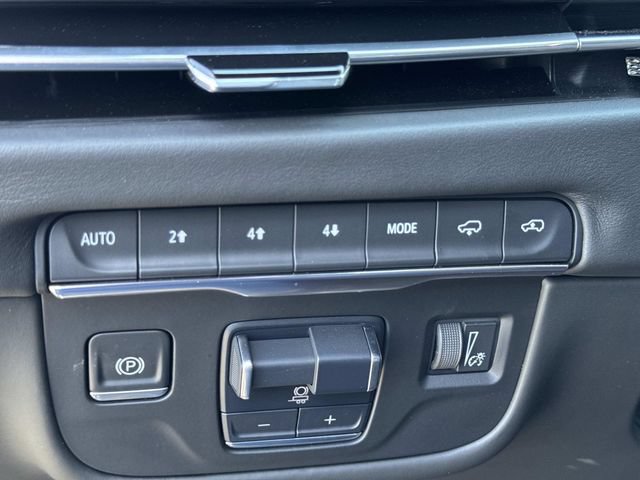 Certified 2025 Cadillac Escalade Sport Platinum w/ LPO, Floor Liner Package AWD/4WD image 31