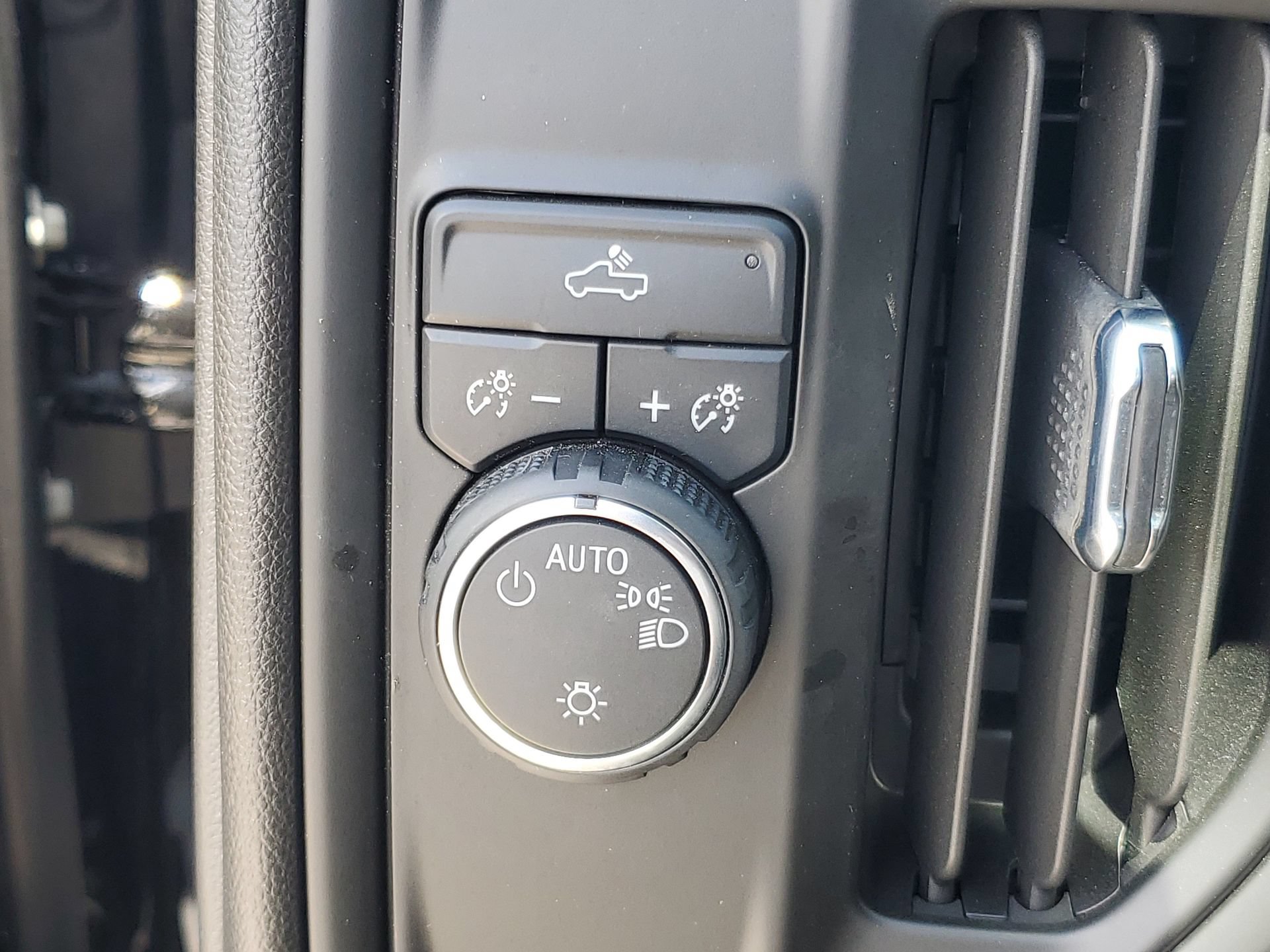 Used 2022 Chevrolet Silverado 1500 Custom RWD image 20