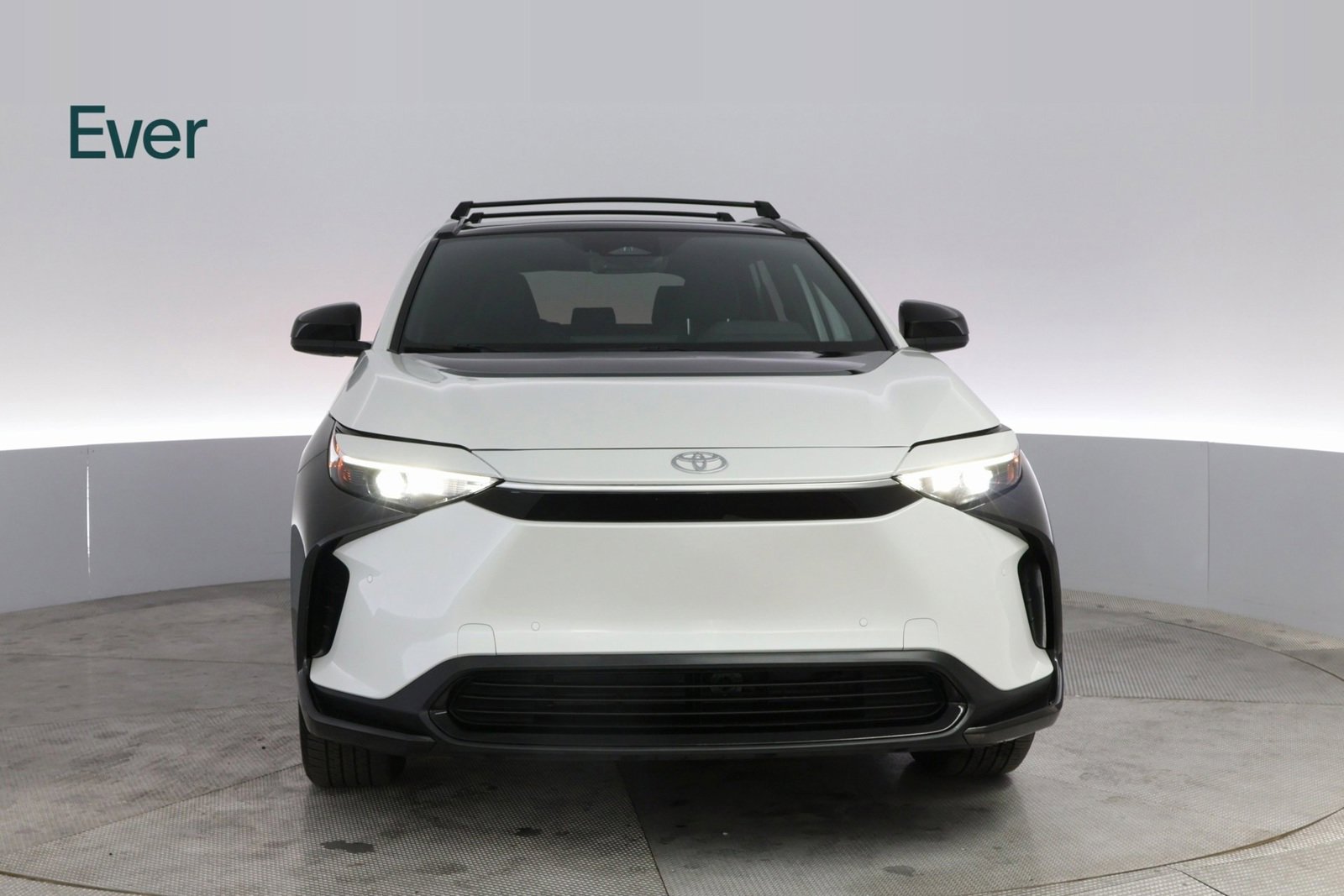 Used 2025 Toyota bZ4X FWD image 3