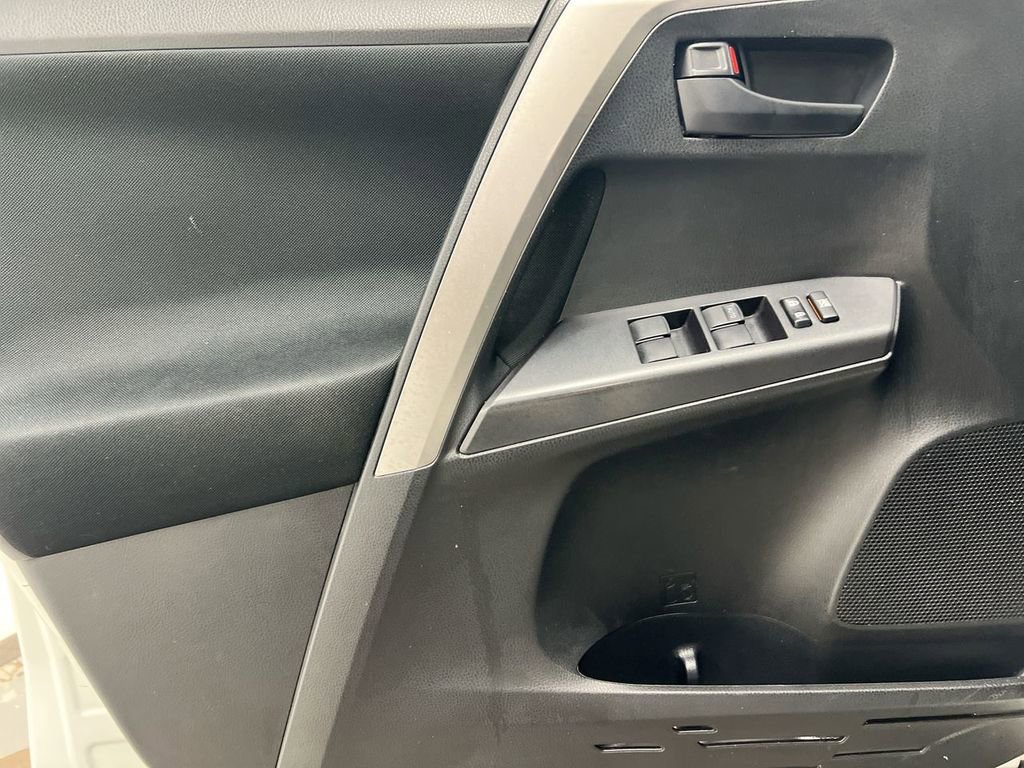 Used 2017 Toyota RAV4 LE image 20