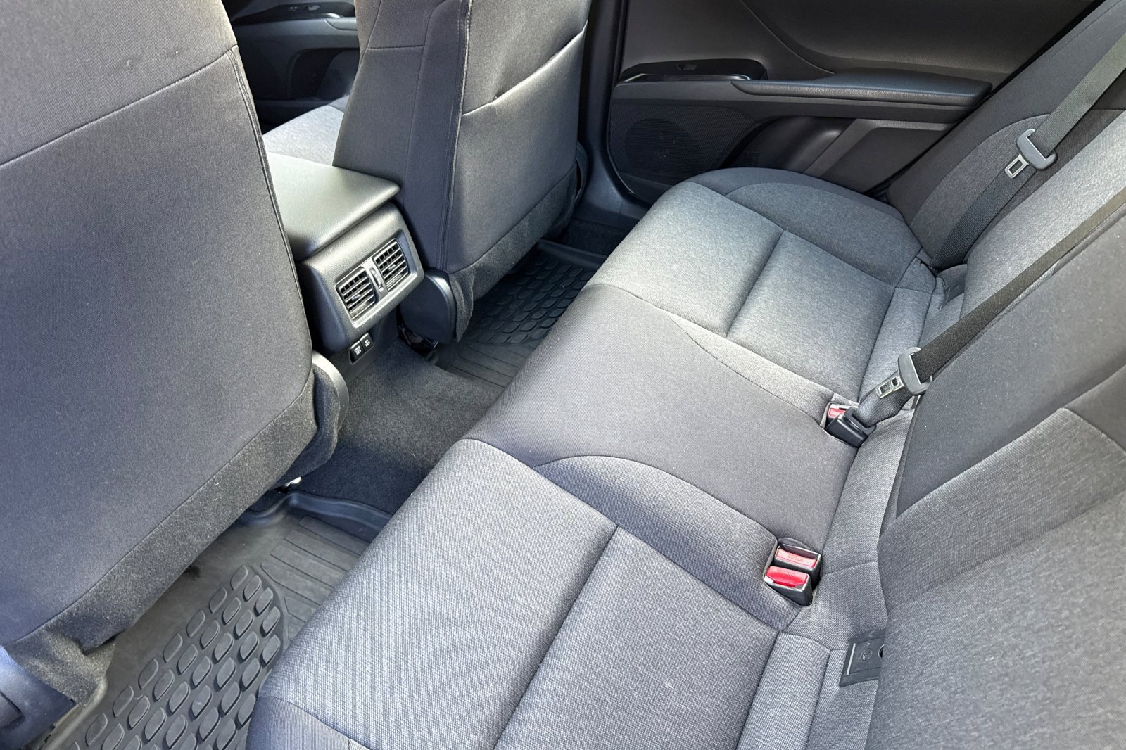 Used 2025 Toyota Camry LE image 14