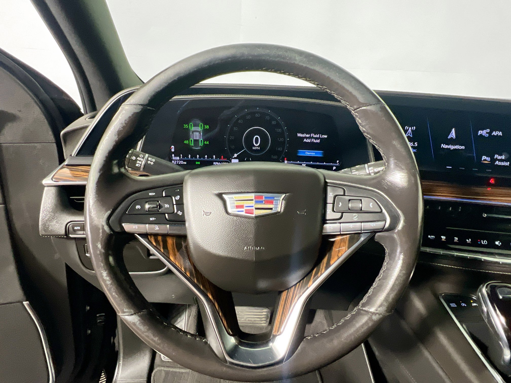 Used 2023 Cadillac Escalade ESV Premium Luxury AWD/4WD image 17