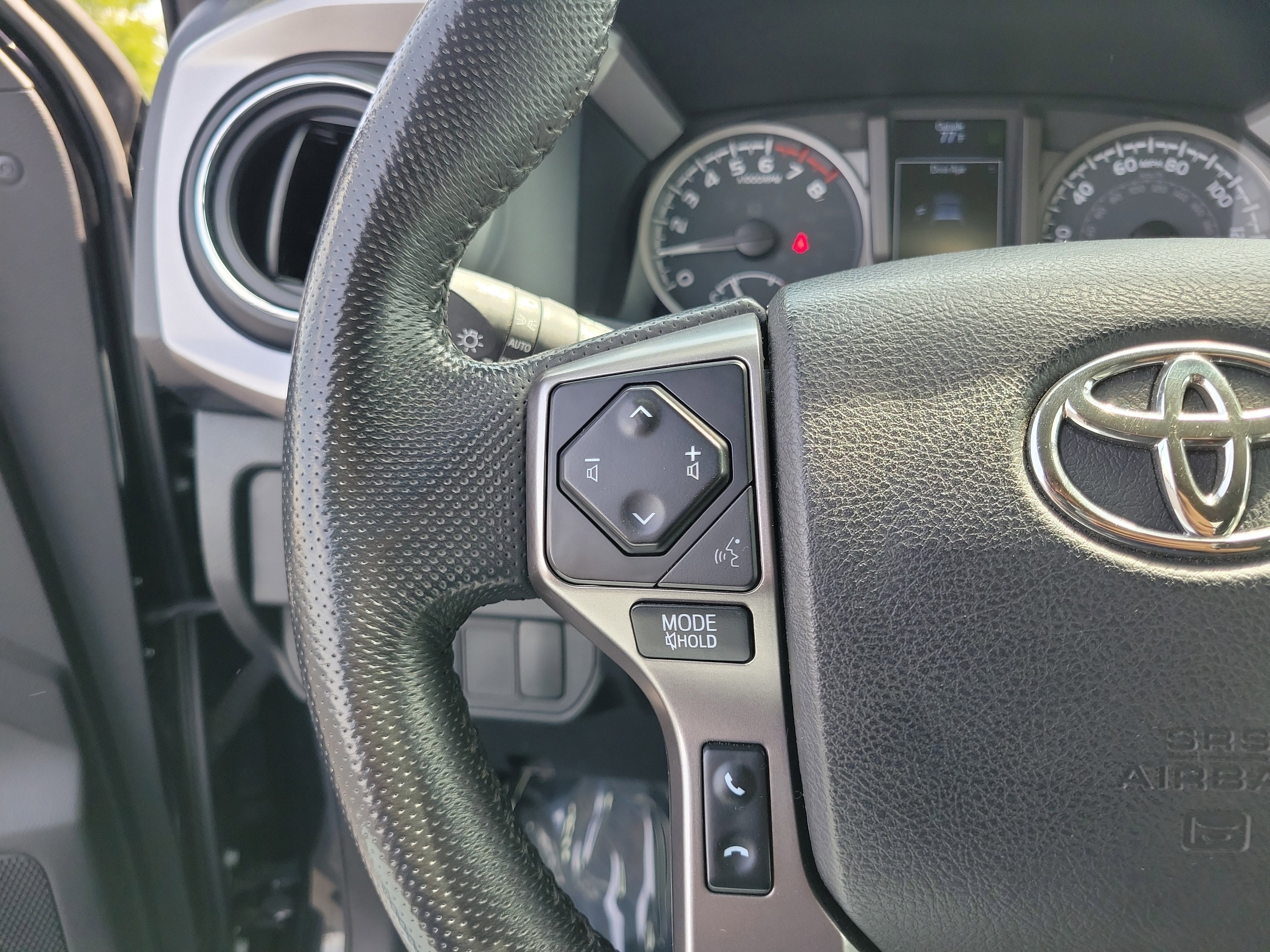 Used 2022 Toyota Tacoma SR5 image 18