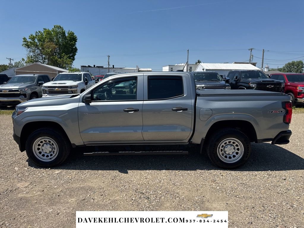 Used 2025 Chevrolet Colorado W/T AWD/4WD image 2