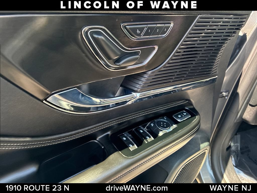Certified 2022 Lincoln Corsair Reserve w/ Equipment Group 201A AWD/4WD image 14