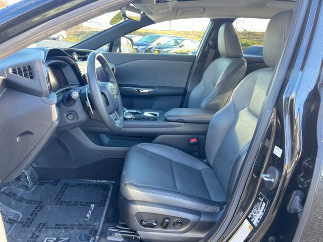 Used 2023 Lexus RZ 450e Premium w/ Technology Package image 17