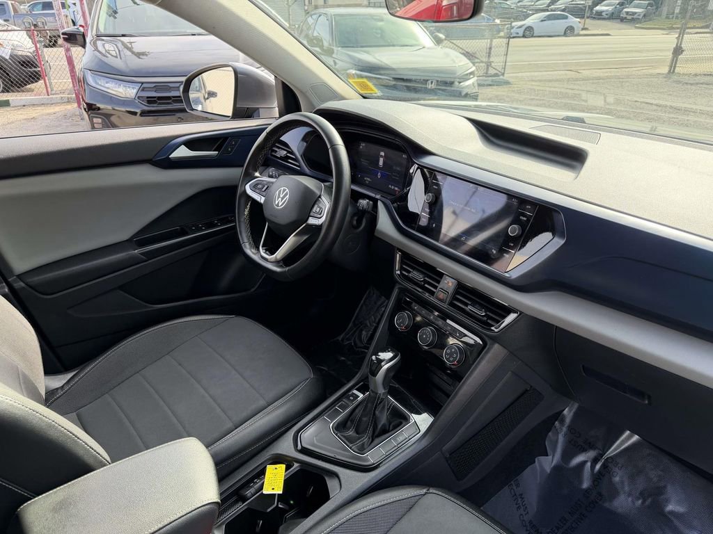 Used 2023 Volkswagen Taos SE FWD image 12