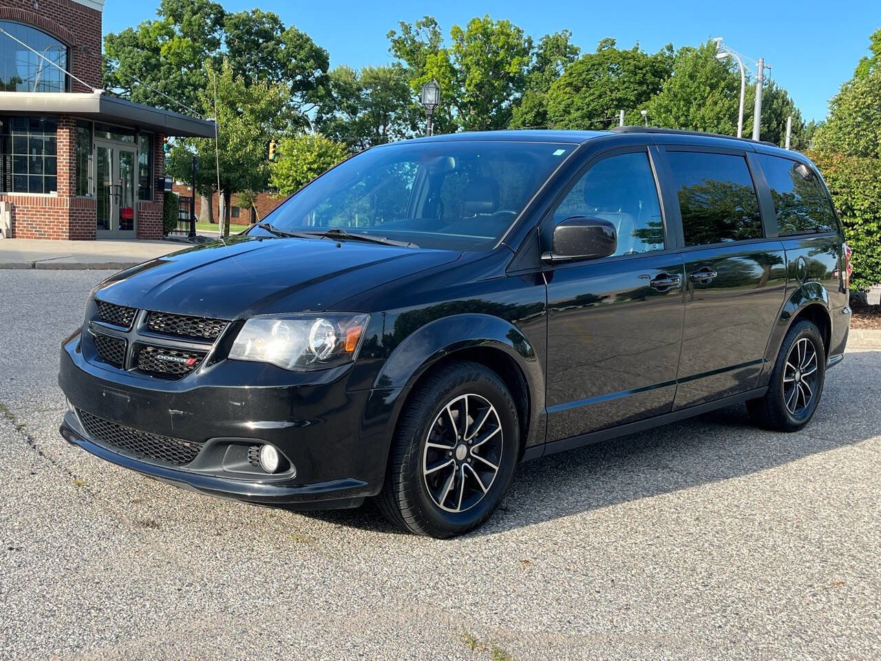 Used 2018 Dodge Grand Caravan GT image 1
