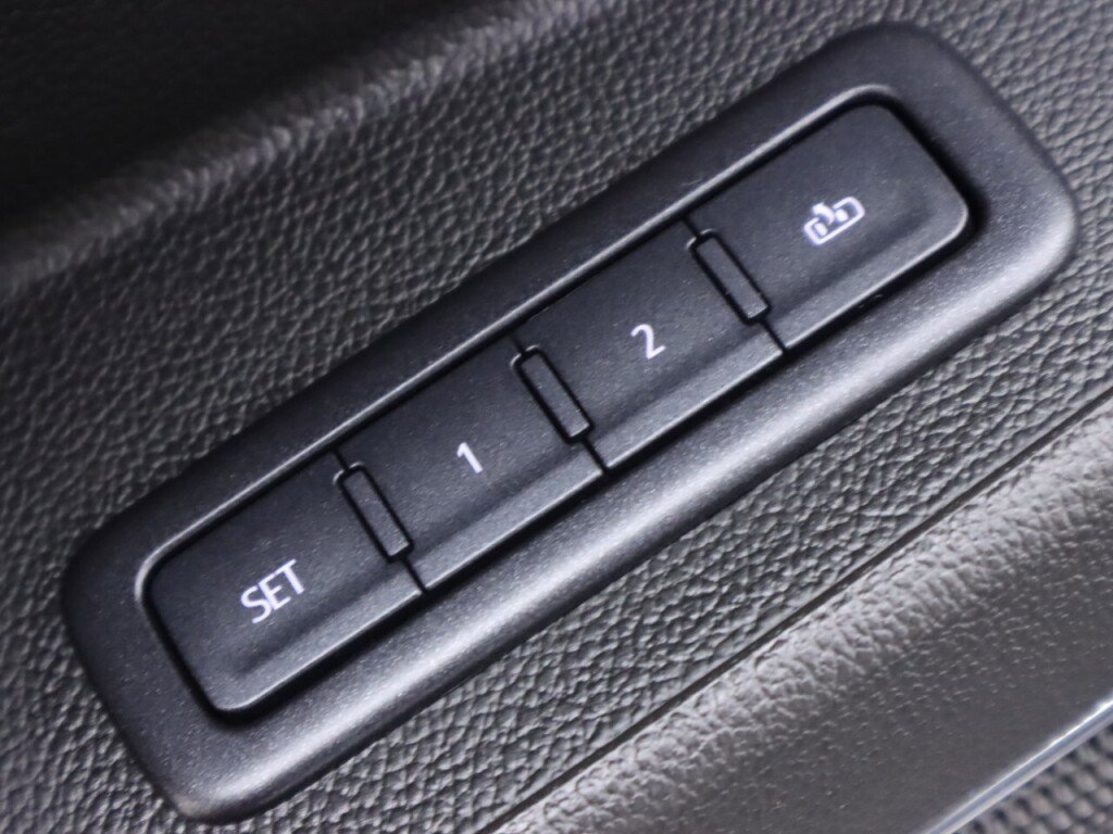 Used 2019 Chevrolet Tahoe Premier AWD/4WD image 32