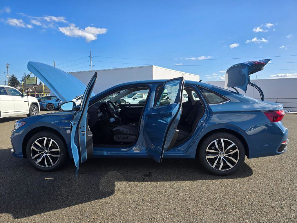 New 2026 Volkswagen Jetta SE image 19