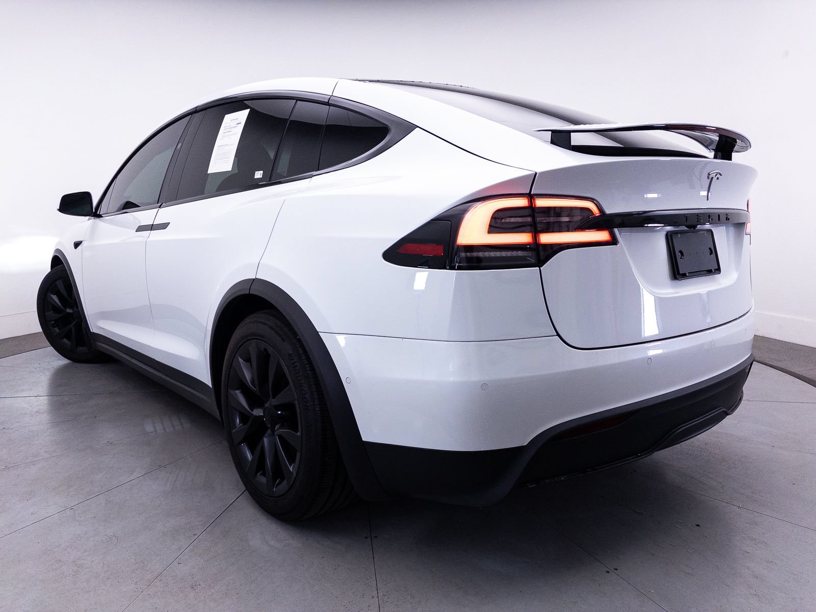 Used 2022 Tesla Model X AWD/4WD image 3