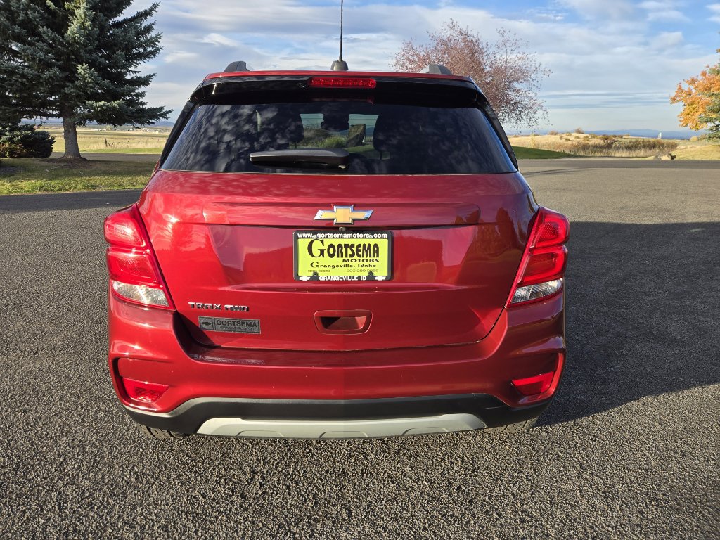 Used 2022 Chevrolet Trax LT w/ LT Convenience Package image 6