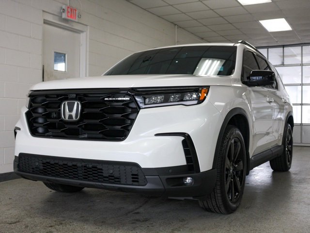 Used 2025 Honda Pilot Black Edition image 25