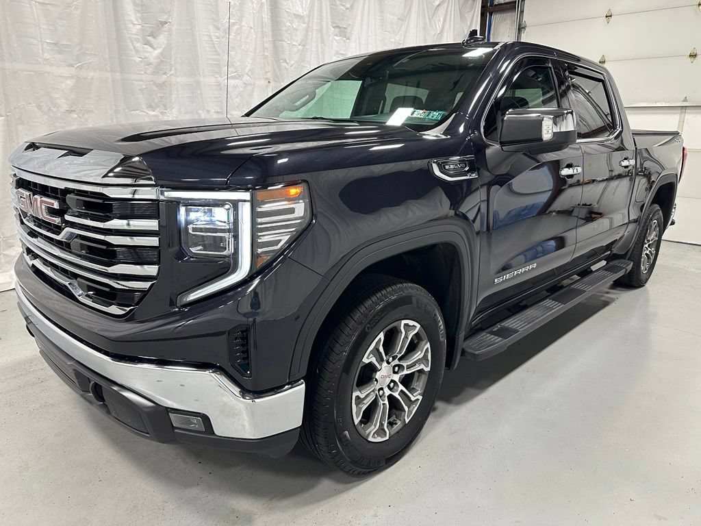 Used 2025 GMC Sierra 1500 SLT AWD/4WD image 3