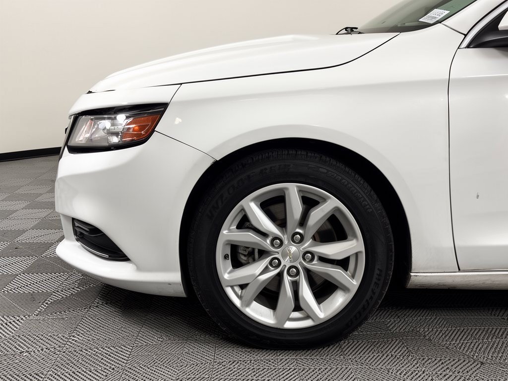Used 2019 Chevrolet Impala LT FWD image 13