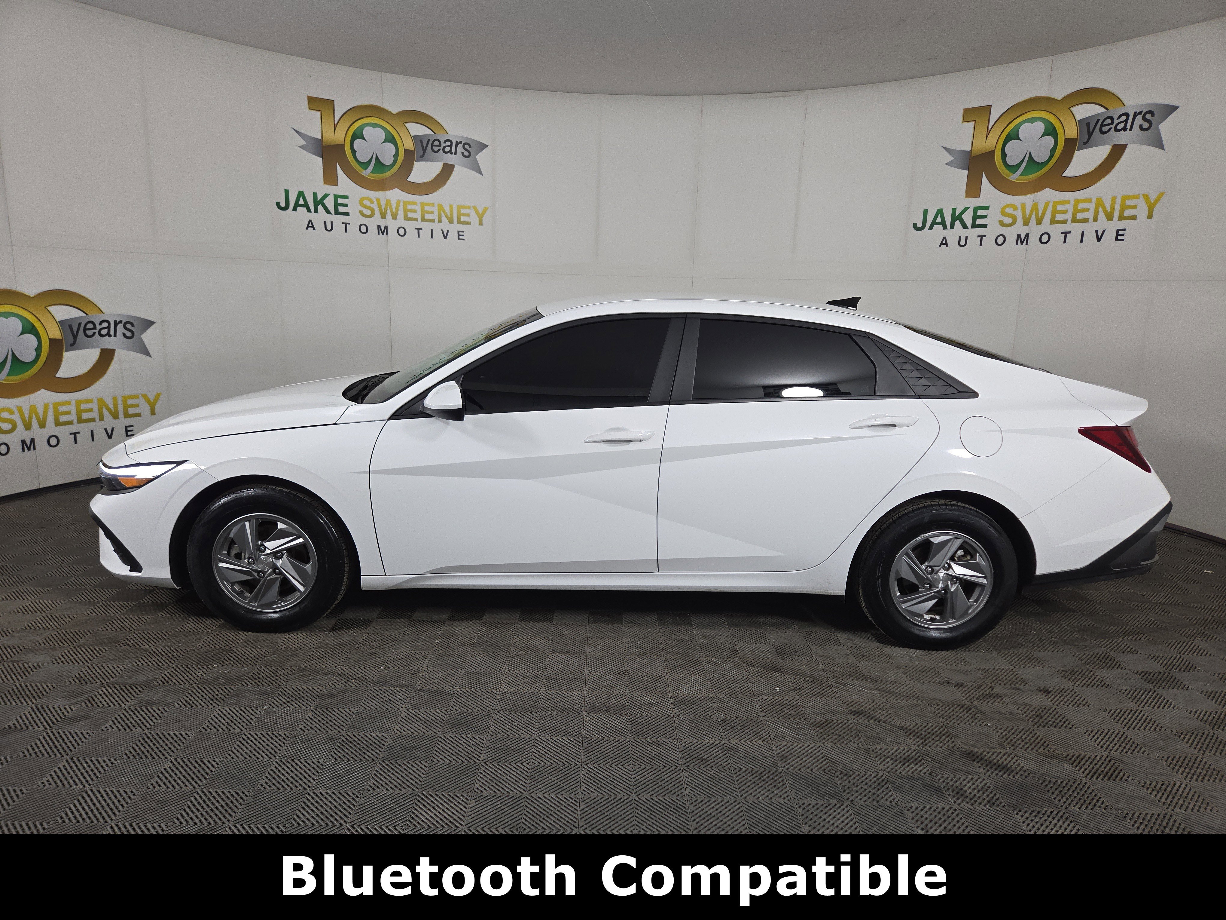 Used 2024 Hyundai Elantra SE image 4