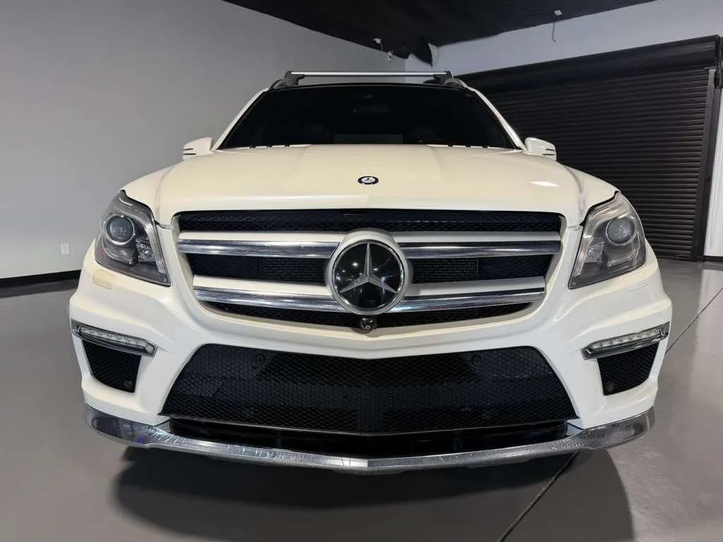 Used 2015 Mercedes-Benz GL 550 4MATIC image 2