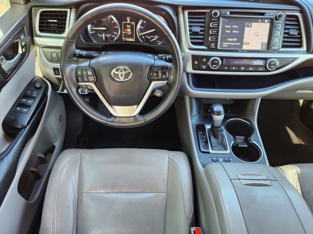 Used 2015 Toyota Highlander Limited AWD/4WD image 24