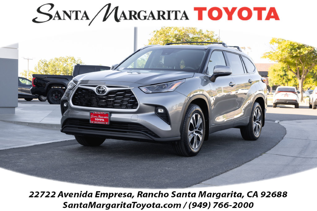 Certified 2026 Toyota Highlander XLE AWD/4WD image 1
