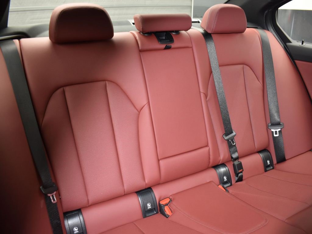 New 2026 BMW 330i Sedan w/ M Sport Package image 26