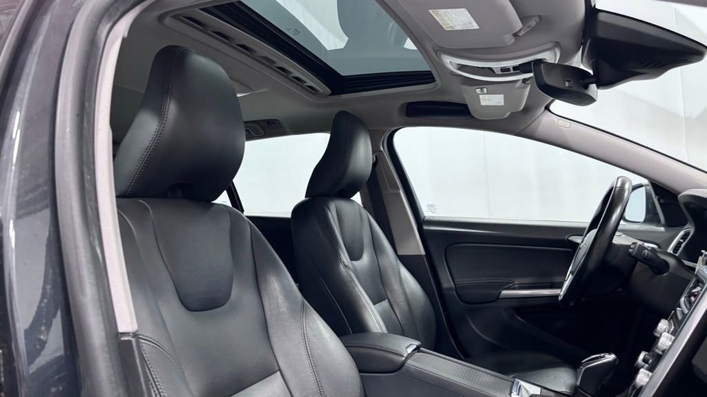 Used 2015 Volvo V60 T5 Premier image 19
