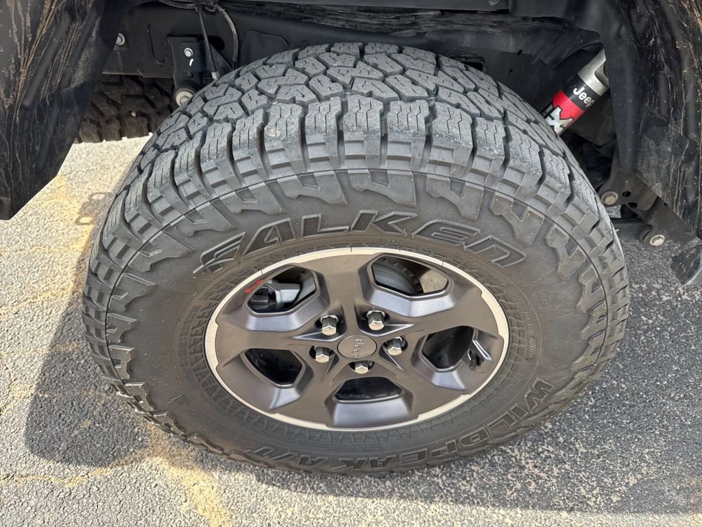 Used 2022 Jeep Gladiator Rubicon w/ Cold Weather Group image 38