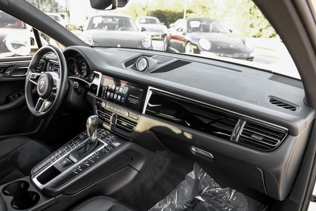 Used 2020 Porsche Macan AWD/4WD image 10