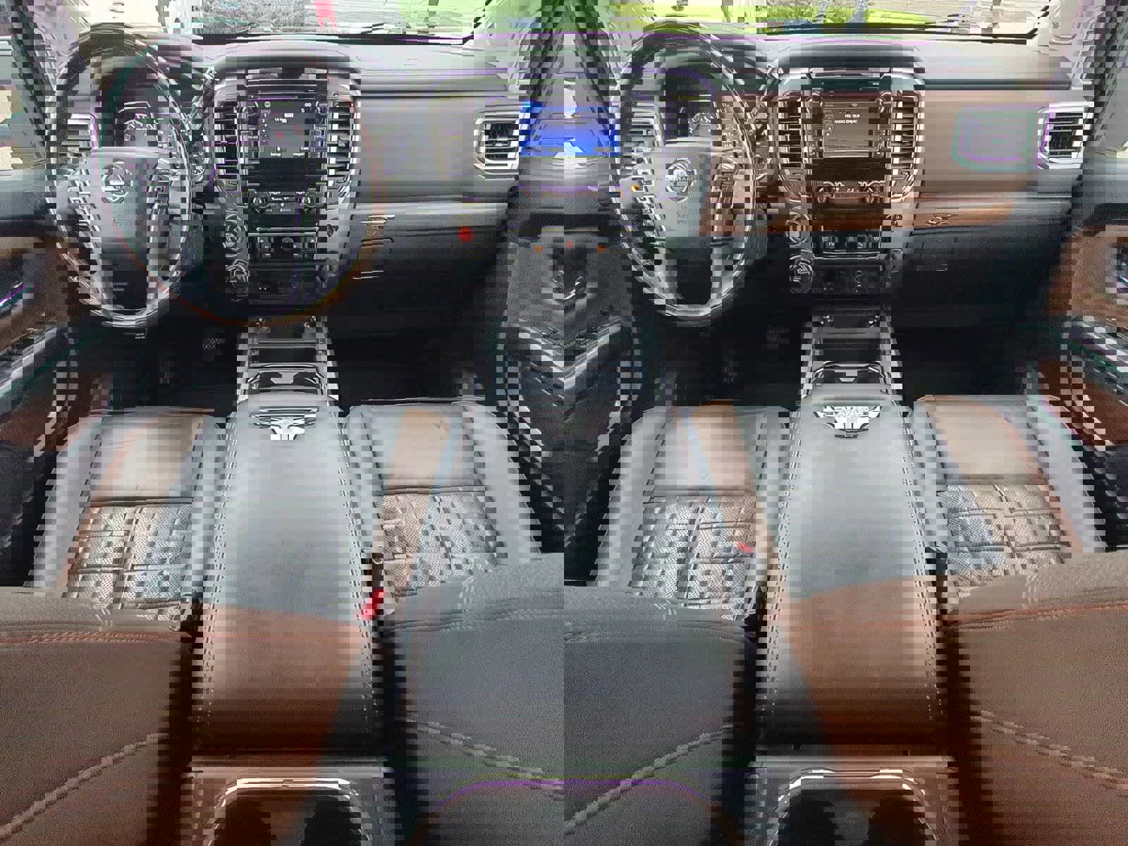 Used 2018 Nissan Titan Platinum Reserve w/ Platinum Utility Package image 15