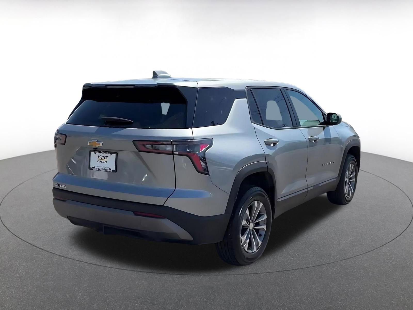 Used 2025 Chevrolet Equinox LT FWD image 14